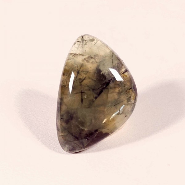 Prehnit cabochon, piatră semiprețioasă