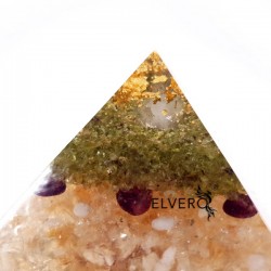 Piramida bunăstării cu aur, peridot, granat, citrin, cuart