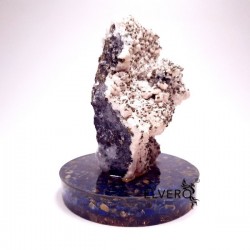 Esantion unicat geodă cuart cu calcopirită și manganocalcit pe suport orgonic din lapis lazuli și cuart